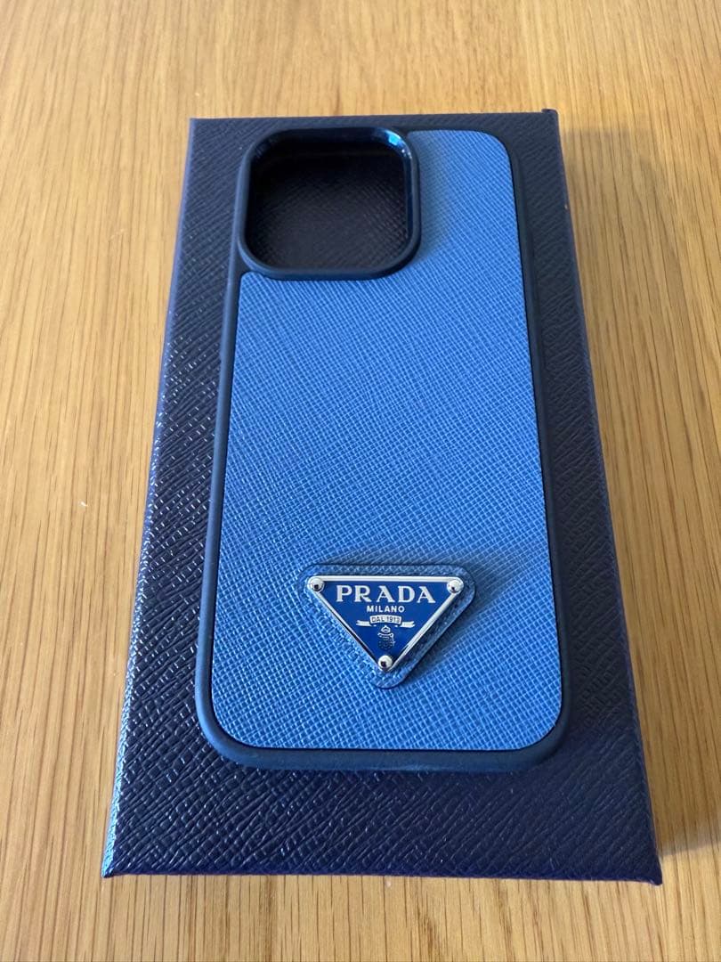 【新品未使用】 PRADA iPhone 16Pro用ケース ネイビー