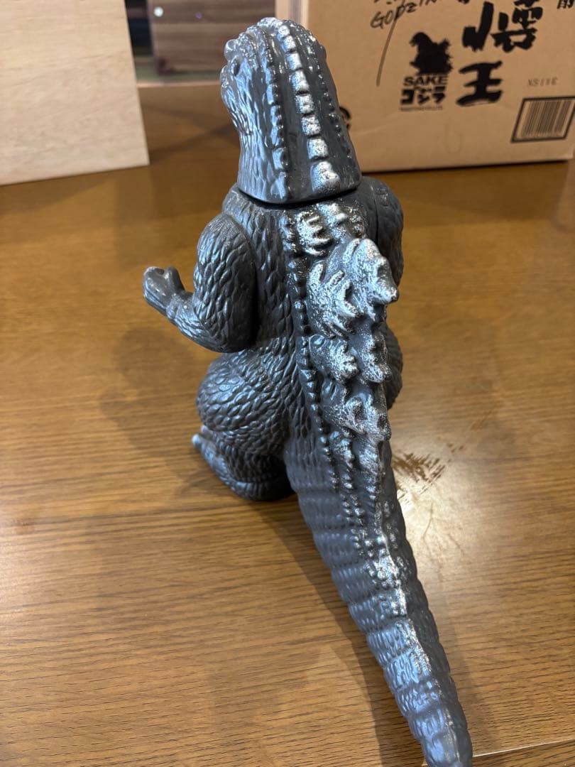 破壊王 SAKE ゴジラ 本格麦焼酎 720ml アルコール25%