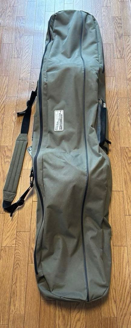 スノーボード（Burton）とビンディング、ブーツ（salomon）ケース付き