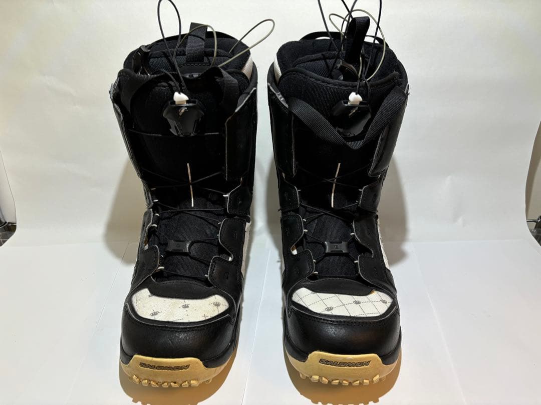 スノーボード（Burton）とビンディング、ブーツ（salomon）ケース付き