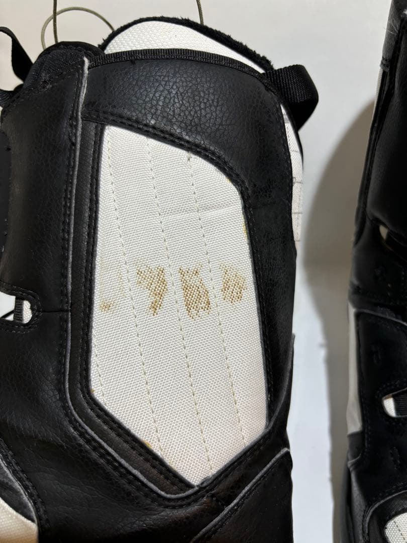 スノーボード（Burton）とビンディング、ブーツ（salomon）ケース付き