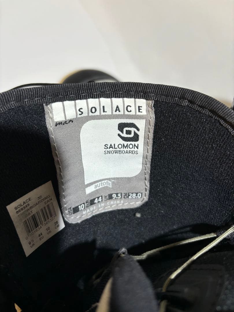 スノーボード（Burton）とビンディング、ブーツ（salomon）ケース付き