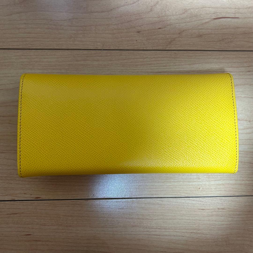 フェラガモ　長財布　イエロー