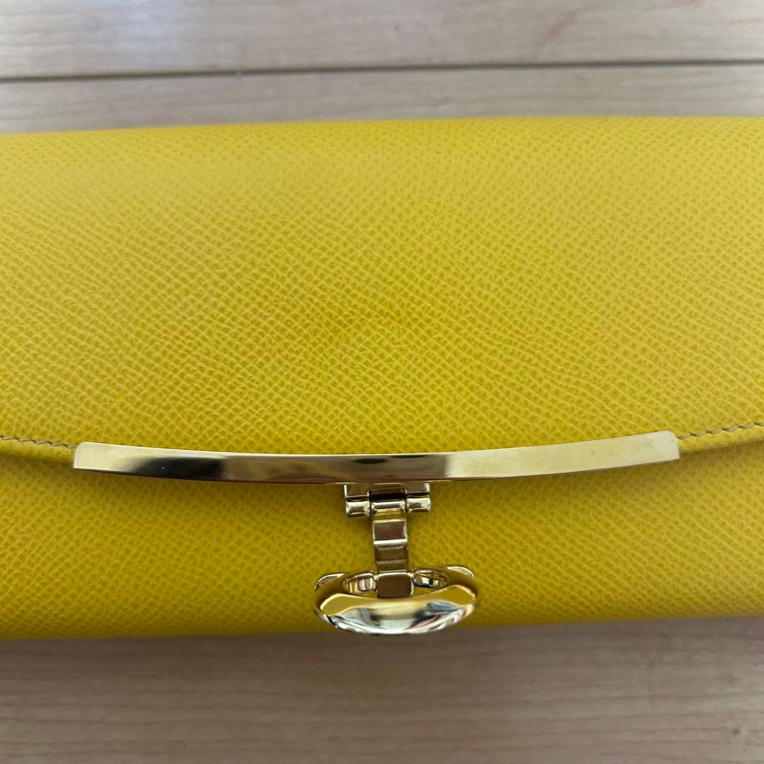 フェラガモ　長財布　イエロー