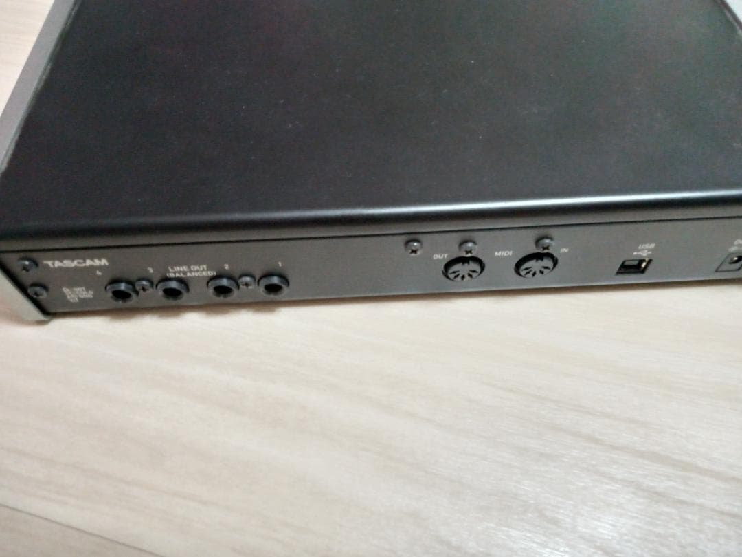 TASCAM US4×4 オーディオインターフェイス　中古