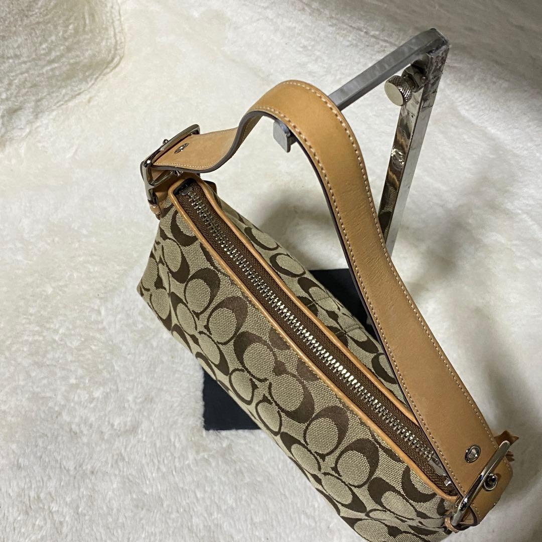 美品 coach アクセサリーポーチ　ワンショルダーバッグ　シグネチャー
