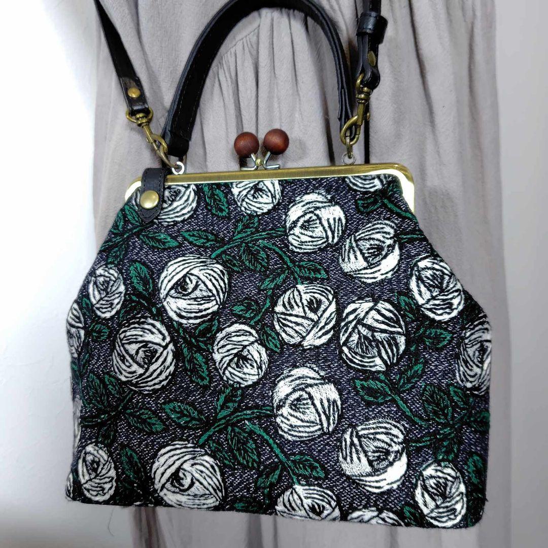 【専用】ミナペルホネン/rosyロージィーネイビー/木玉がま口ショルダー本