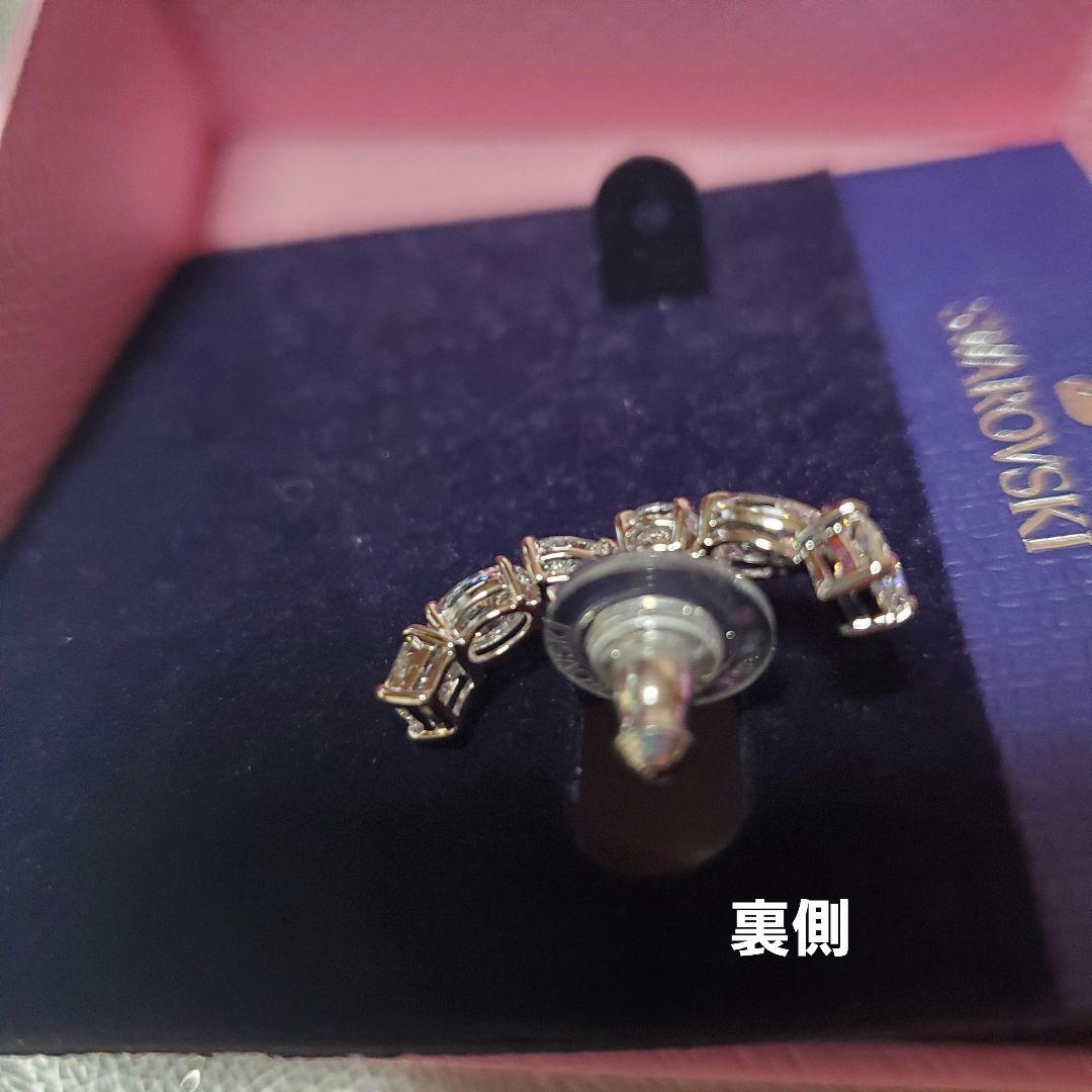 新品♥️スワロフスキー　イヤーカフ　ピアス片耳　最終価格です