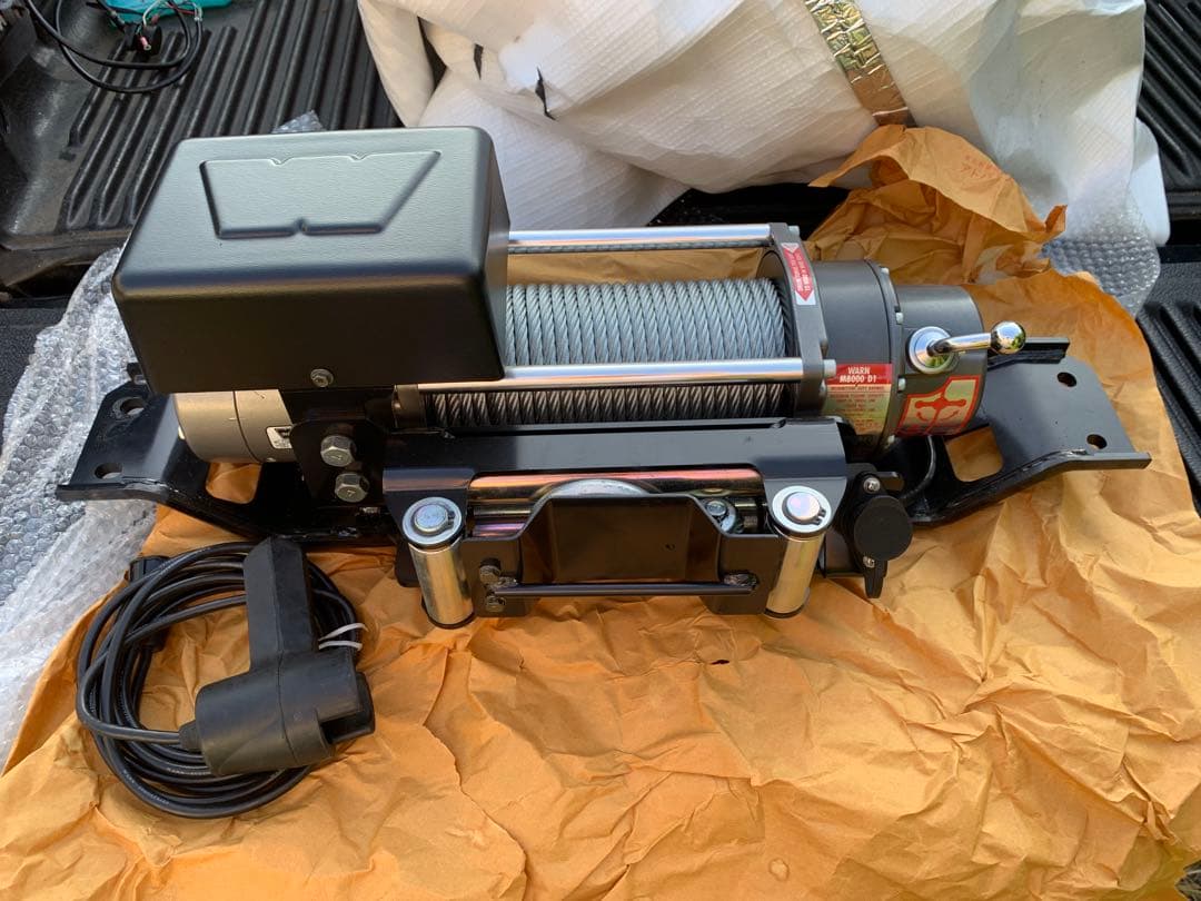 新品未使用WARN ウォーンM8000 ウィンチ 12V Y60マウント付き