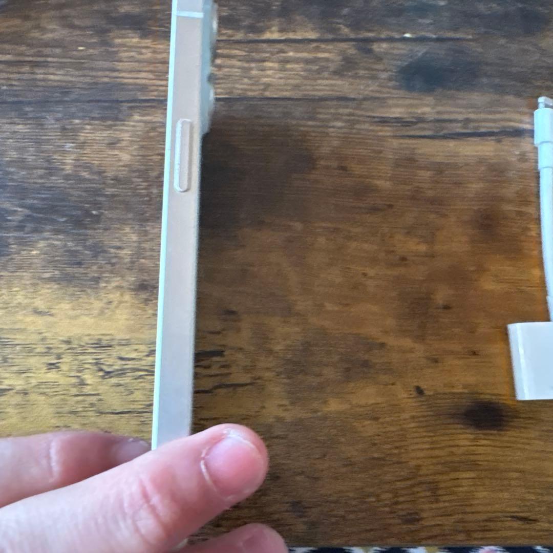 Apple iPhone 14 ホワイト 本体 Appl純正ケーブル付き