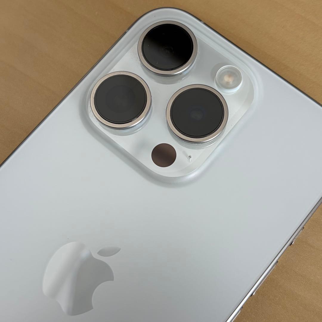 iPhone15Pro 512GB ホワイトチタニウム SIMフリー ケース付