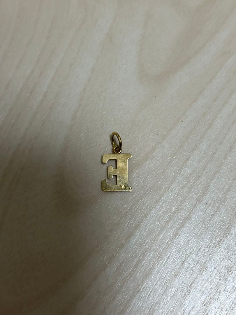 【Sとセット】ペンダントトップ　k18 イエローゴールド　イニシャル