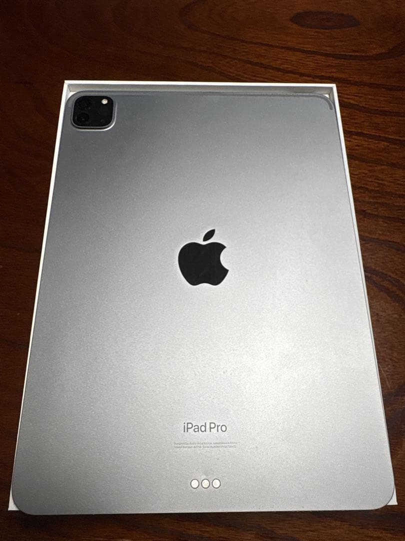 iPad Pro 11インチ　第4世代 256GB Wi-Fiモデル　充電器付き