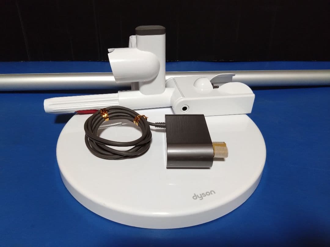 状態良好！！dyson‼️デジタルスリムフィラフィ SV18　充電スタンド付き②
