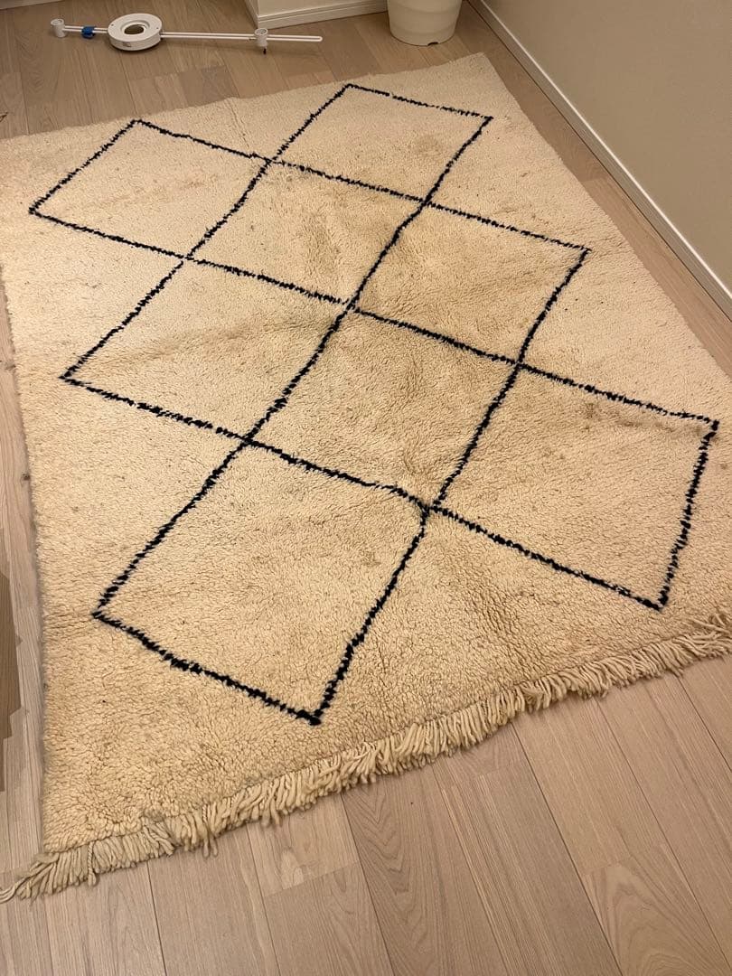 ベニワレン ウールラグ 150cm x 193cm