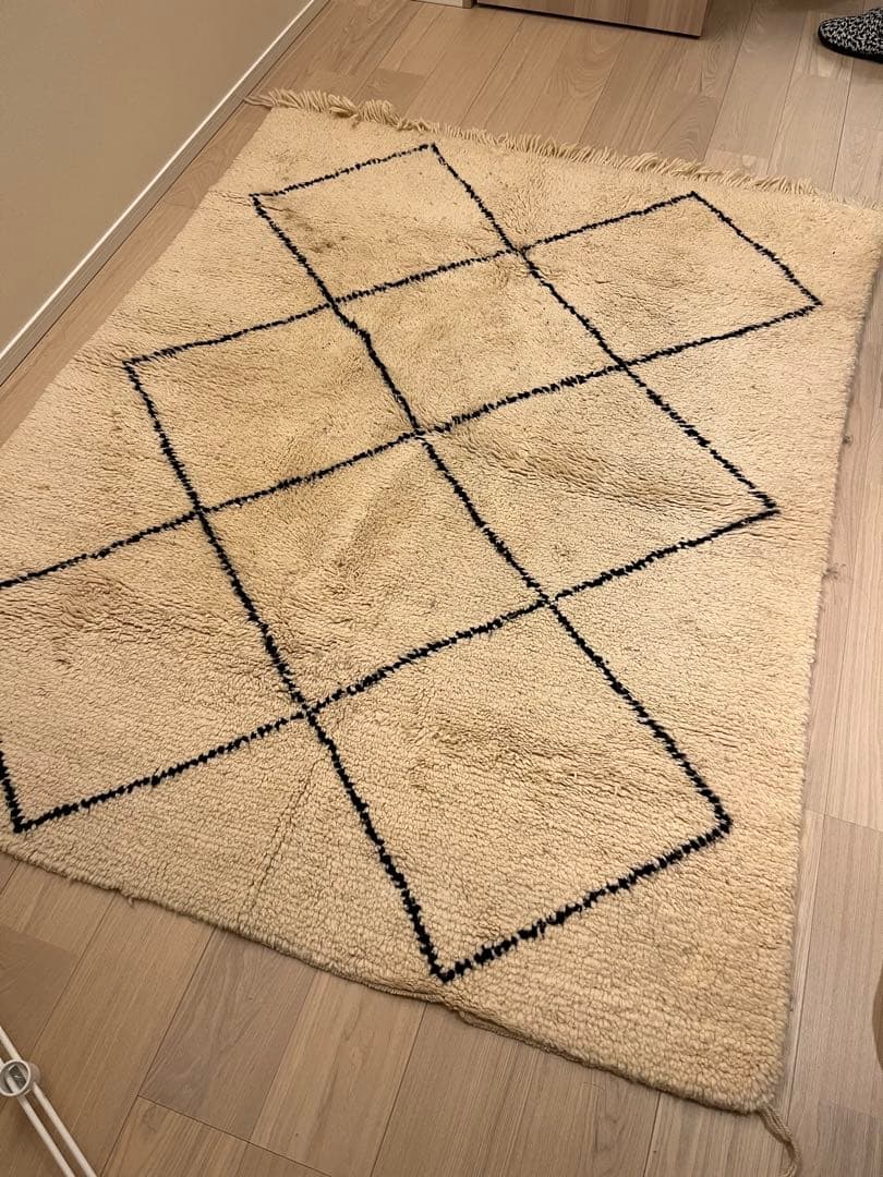 ベニワレン ウールラグ 150cm x 193cm