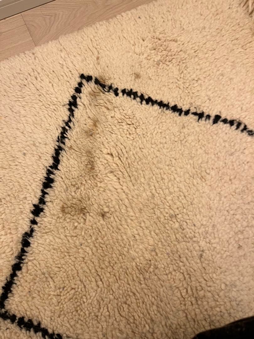 ベニワレン ウールラグ 150cm x 193cm