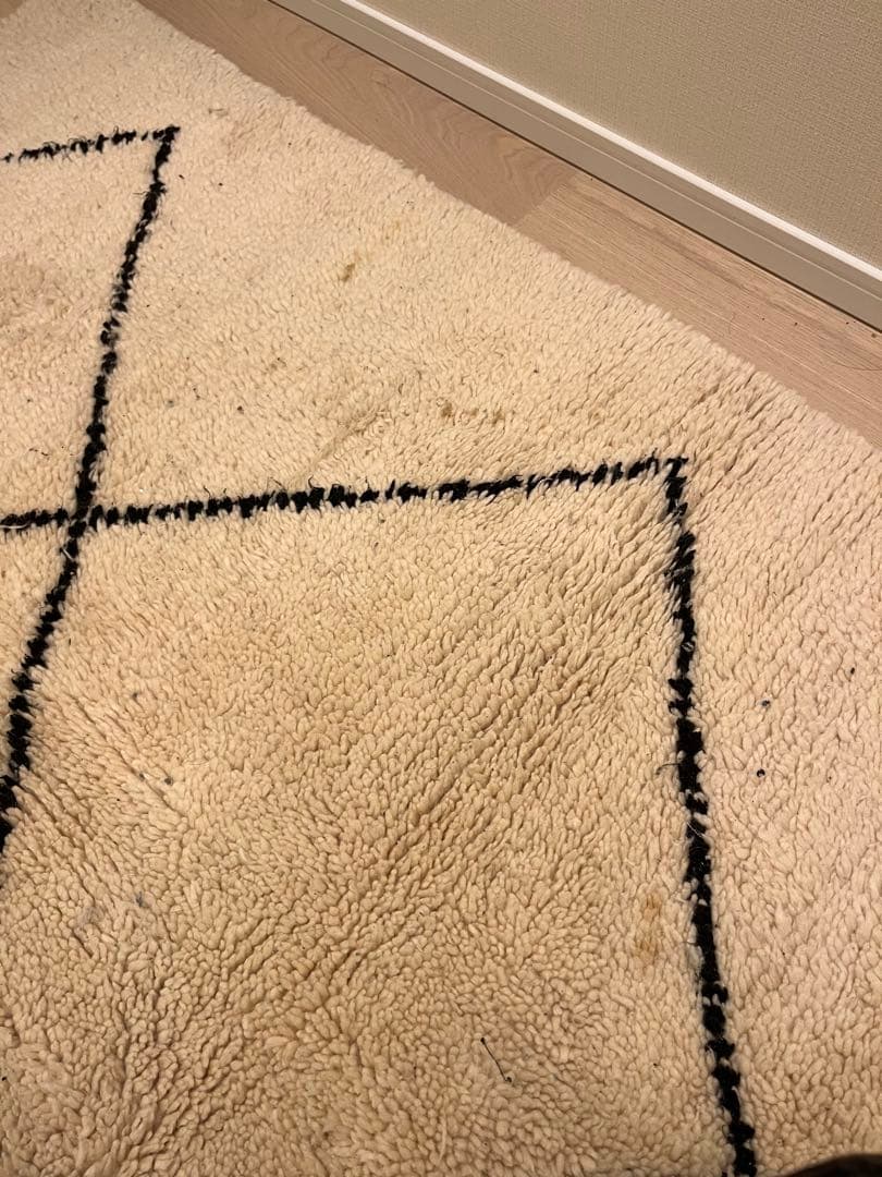 ベニワレン ウールラグ 150cm x 193cm