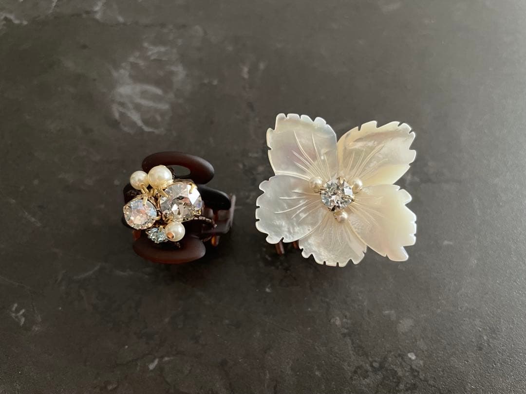 COMPLEX BIZ 白蝶貝　お花&スワロフスキー　ヘアクリップ 2個セット