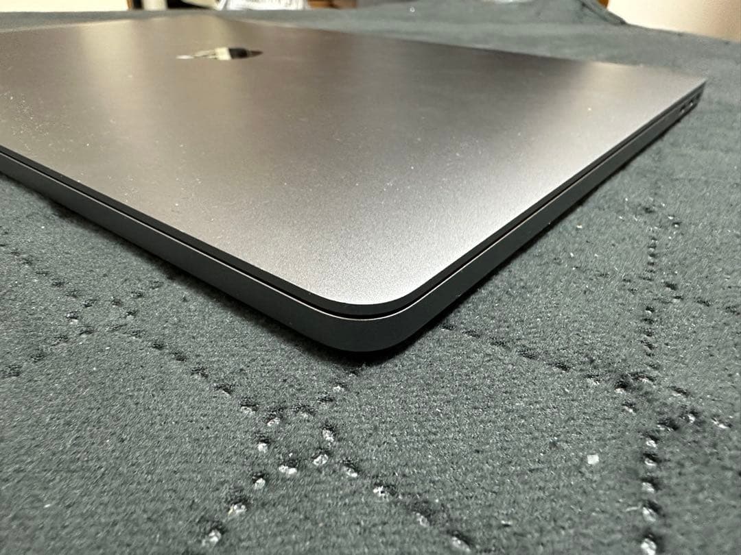 美品MacBook Pro 2019 16インCoi 9 RAM32 SSD1T