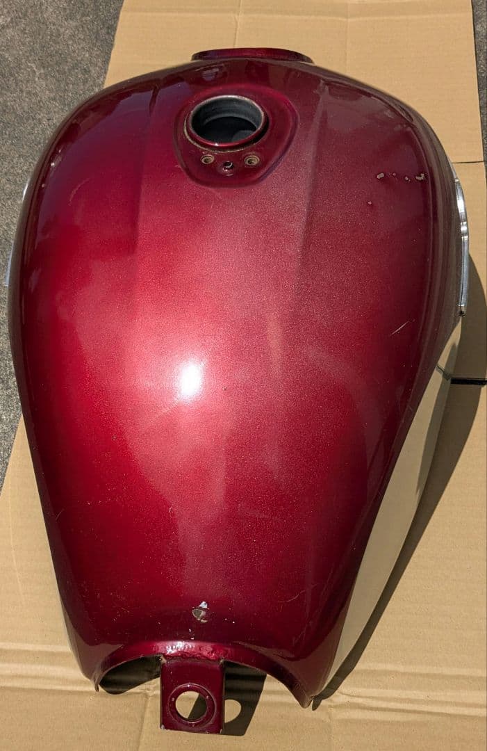 エストレア　バイクタンク メタリックレッド