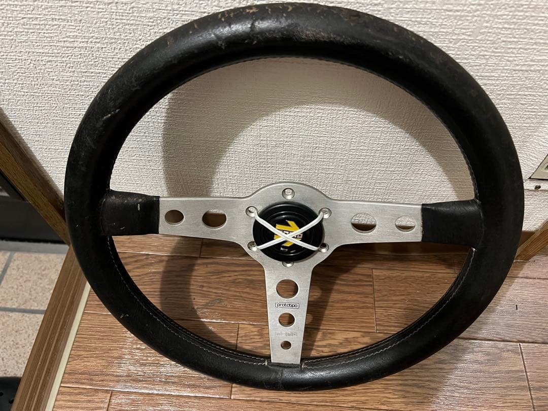 MOMO モモ 34パイ ステアリング ホーンボタン付き