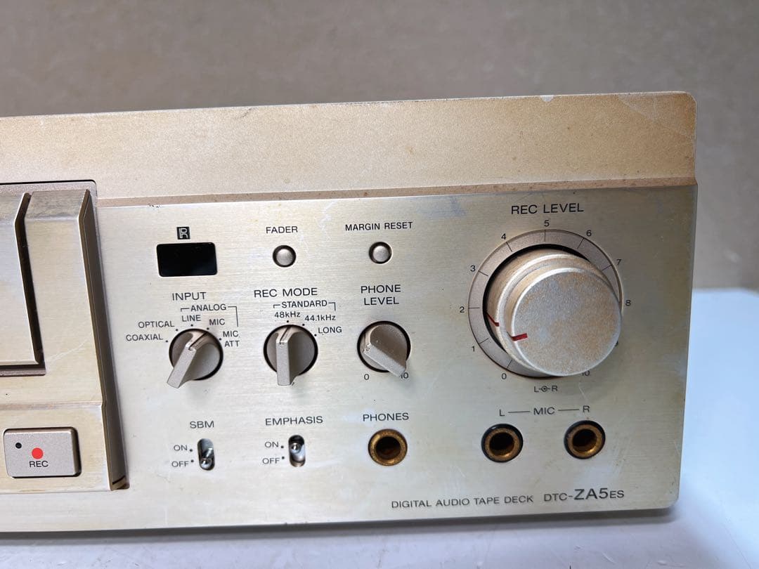 SONY DTC-ZA5ES DATデッキ（ジャンク品）