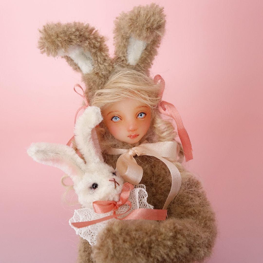 うさぎ着ぐるみドール　モールアート　アートドール 創作人形 サーニット樹脂粘土