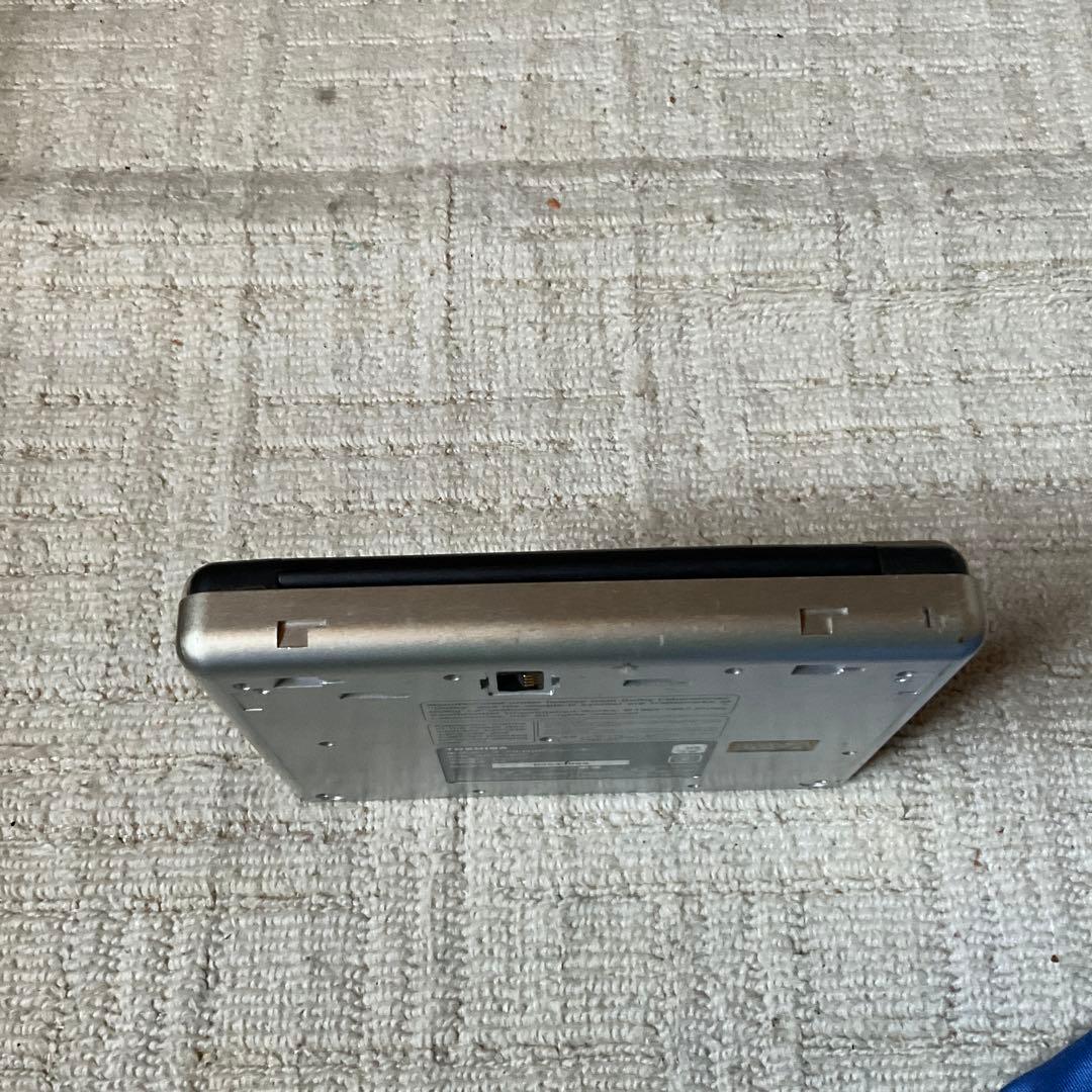 TOSHIBA ポータブルDVDプレーヤー　SD-P1600 。