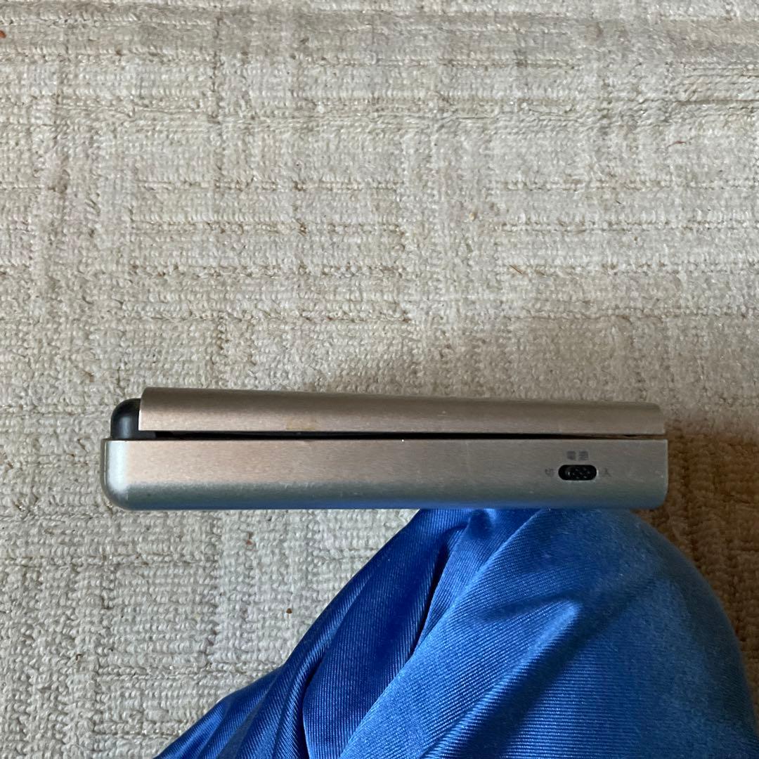 TOSHIBA ポータブルDVDプレーヤー　SD-P1600 。