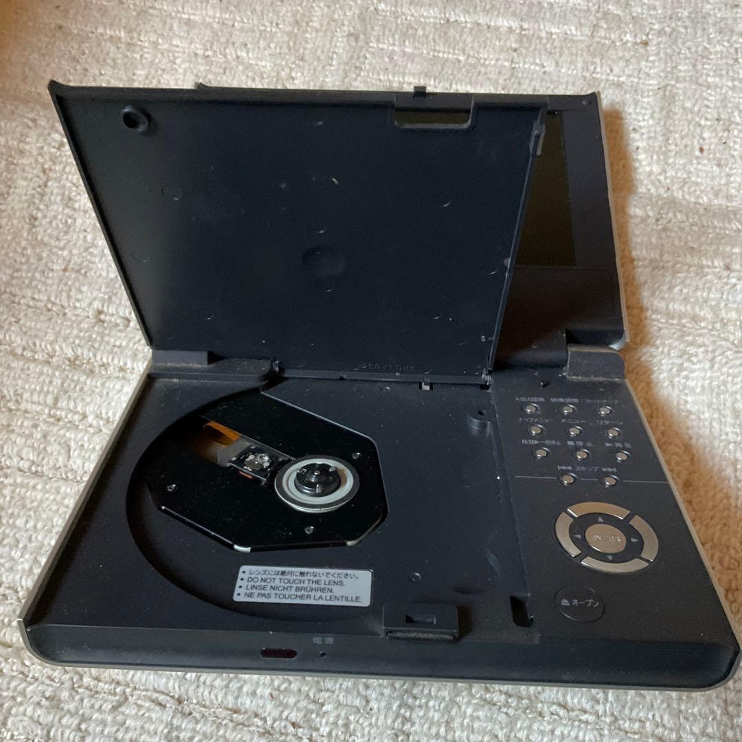 TOSHIBA ポータブルDVDプレーヤー　SD-P1600 。