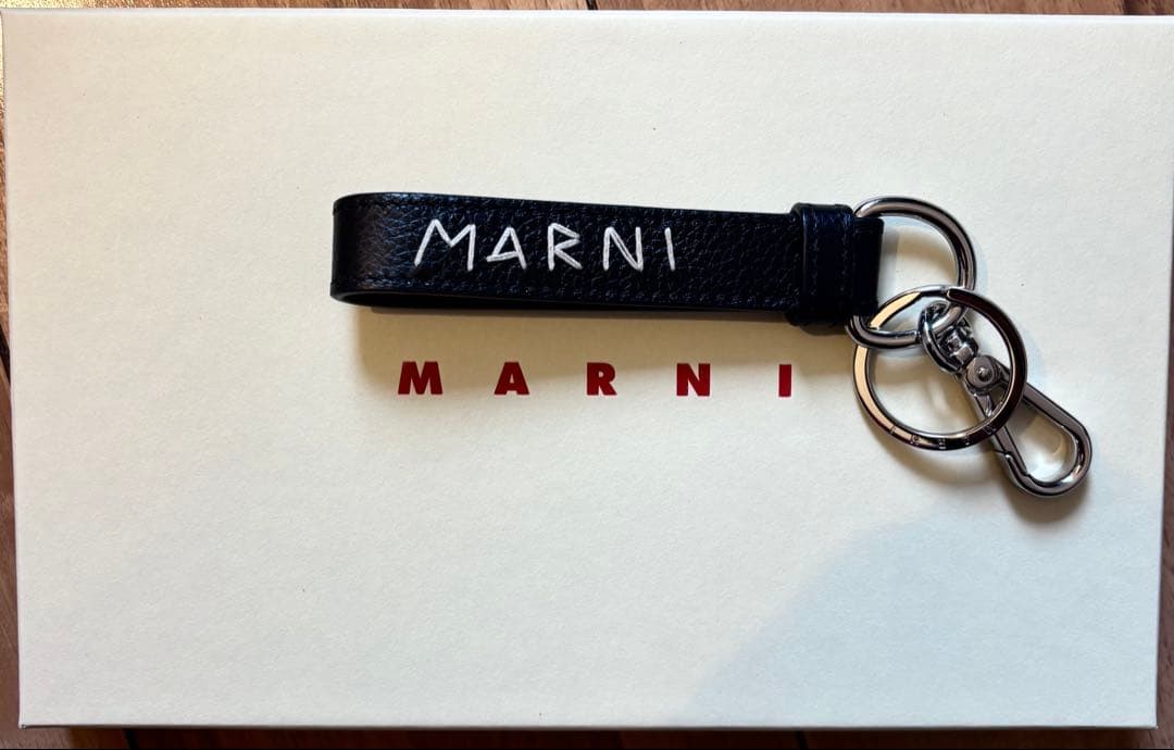 MARNI レザー キーホルダー　CALF MENDING キーリング　マルニ