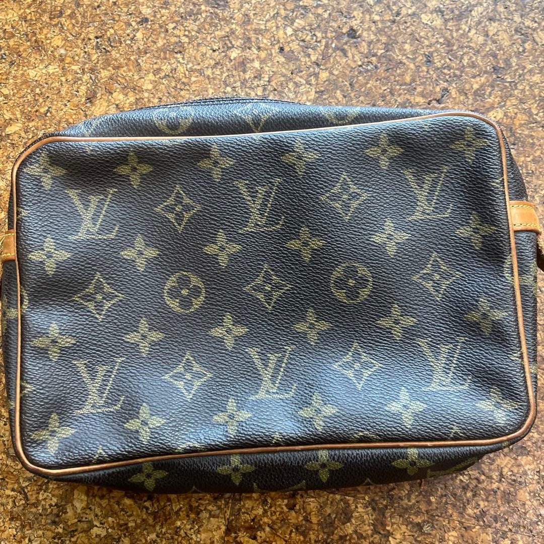 ルイ・ヴィトン ブラック クラッチバッグ