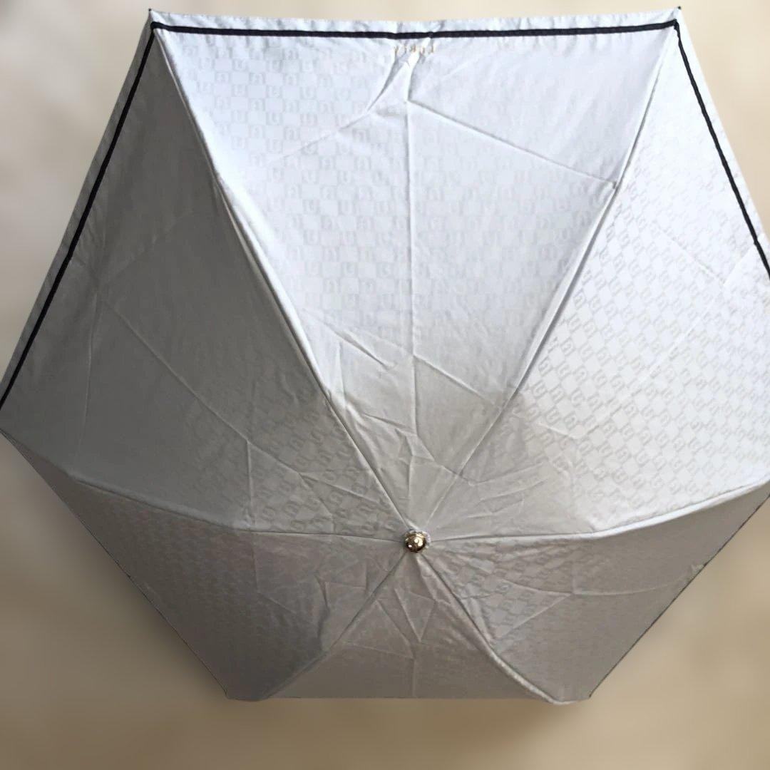 フルラ 日傘　晴雨兼用　遮熱遮光　折りたたみ傘　アーチロゴ　グレー系