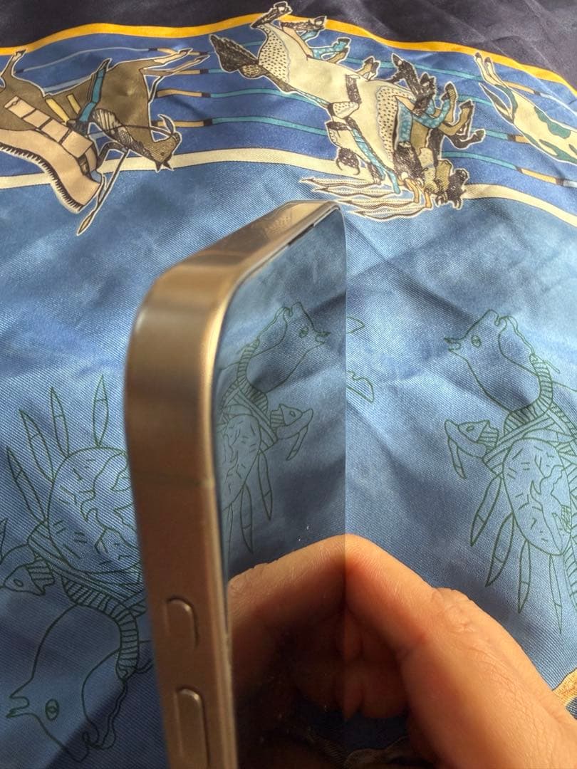 SIMフリー【美品】iPhone15 Pro 512GB ナチュラルチタニウム