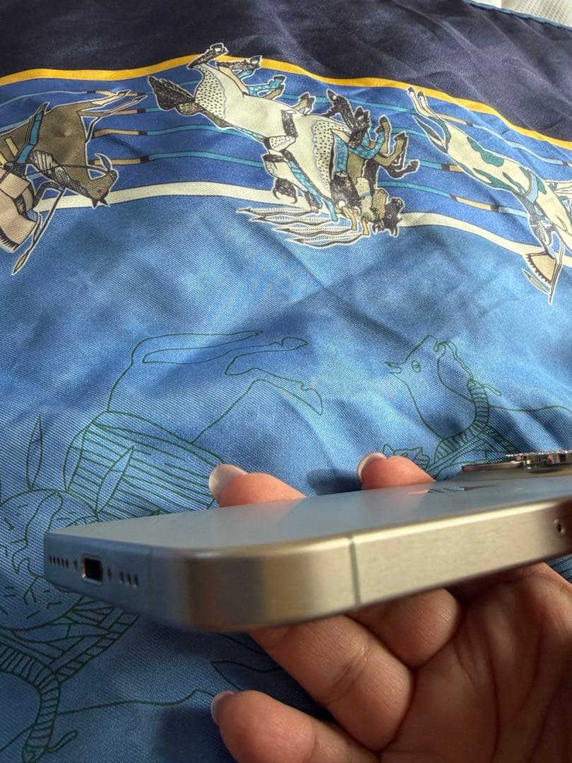 SIMフリー【美品】iPhone15 Pro 512GB ナチュラルチタニウム