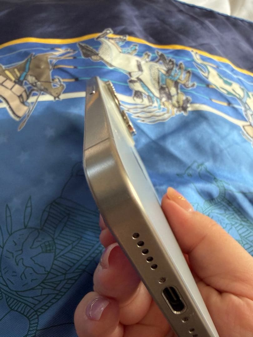 SIMフリー【美品】iPhone15 Pro 512GB ナチュラルチタニウム