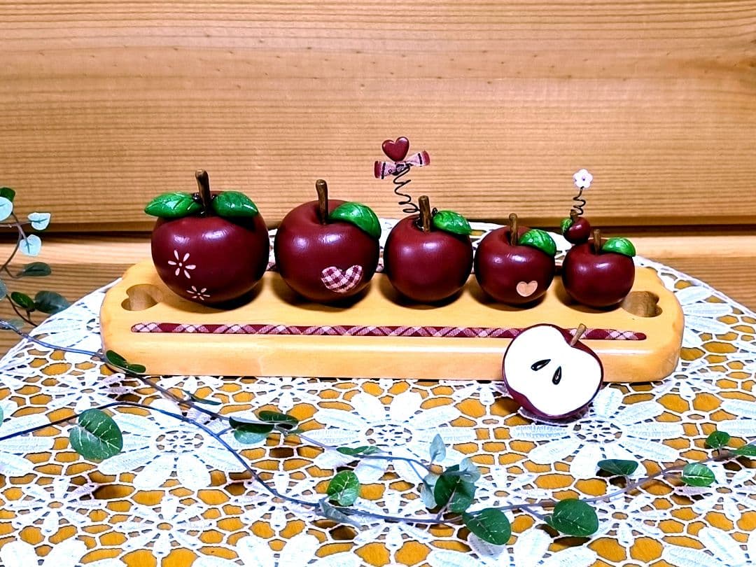 ⭐️アメリカンカントリー雑貨❤木製まん丸りんご＆乙女チックな三姉妹＆クッション
