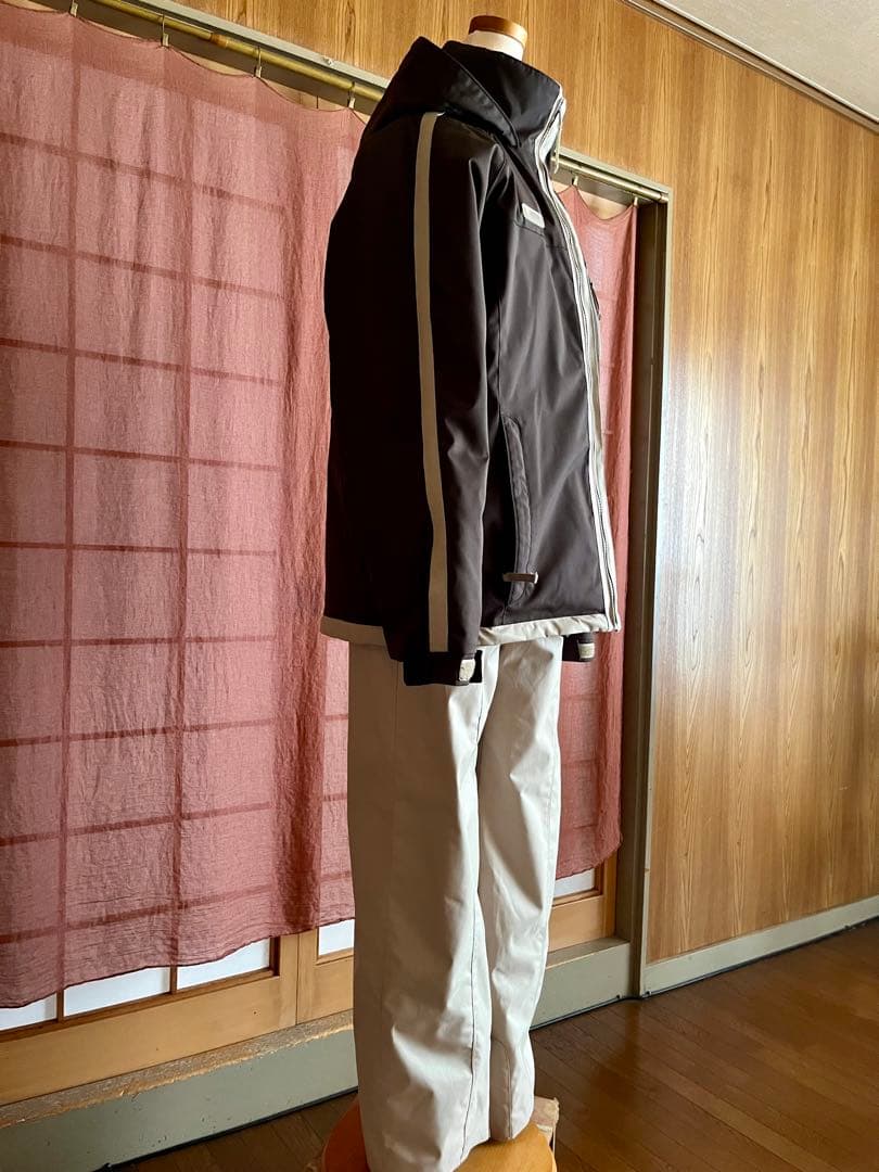 女性用スノーボードウェア（ブラウン/ベージュ）