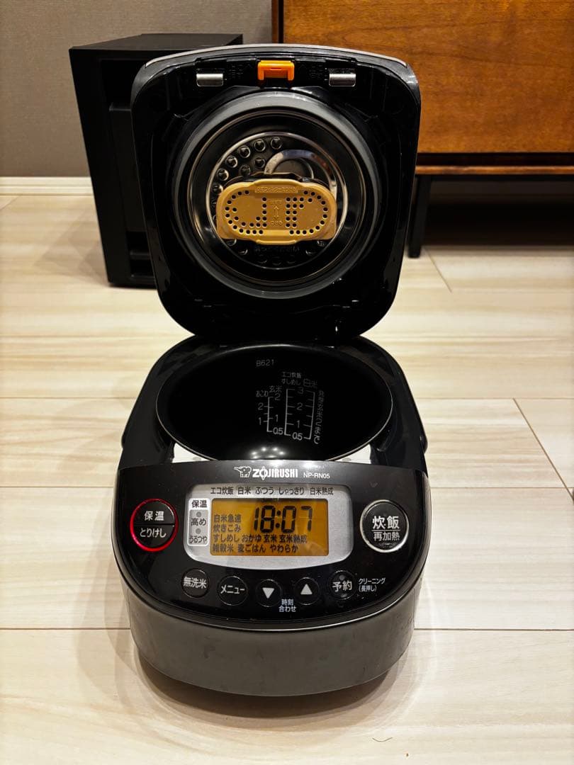 象印　NP-RN05 炊飯器 ブラック