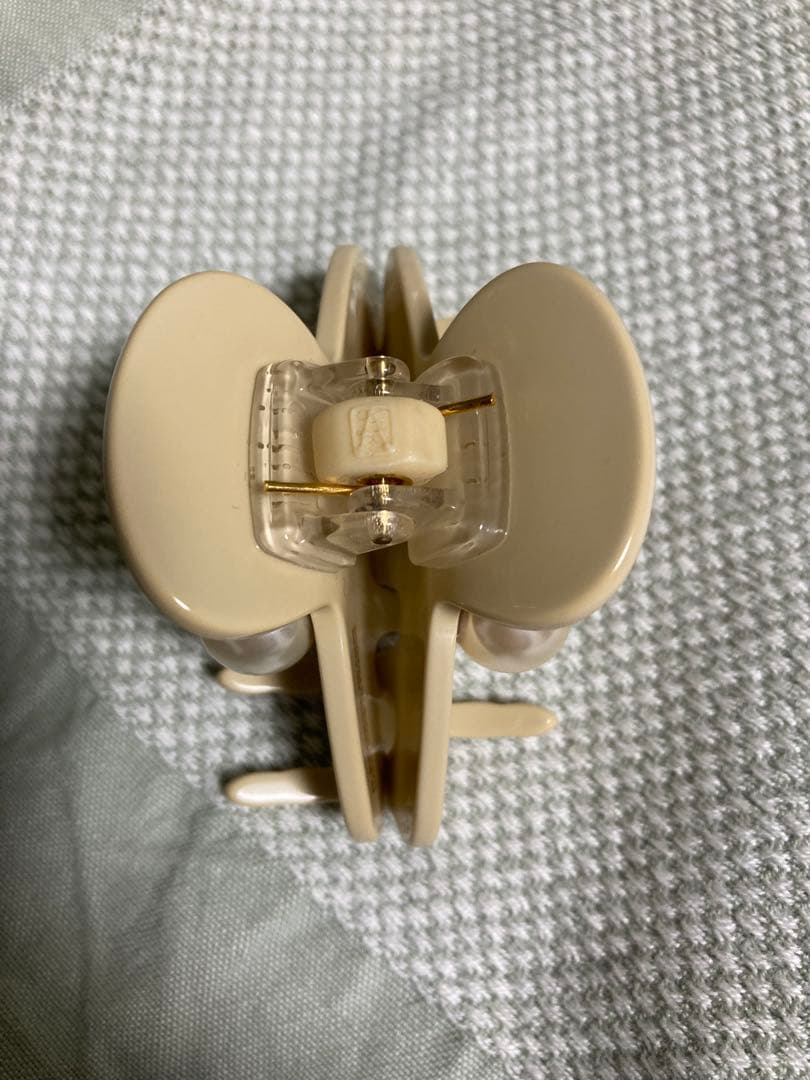 美品　アレクサンドル　ドゥ　パリ　ベージュ パール付き クリップ