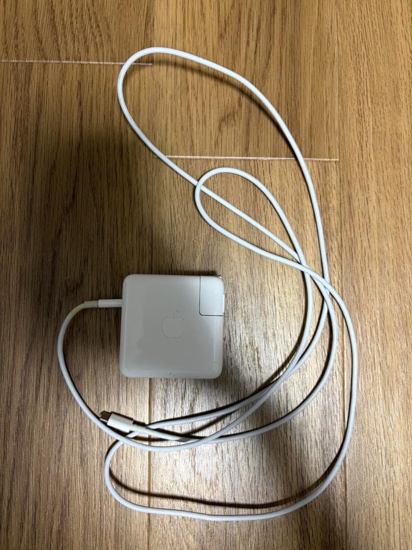 MacBook Pro 13インチ 2020 i5/16GB/512GBおまけ付