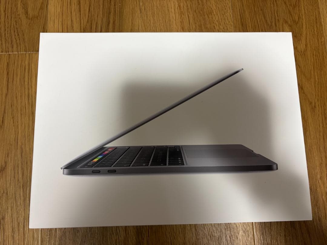 MacBook Pro 13インチ 2020 i5/16GB/512GBおまけ付