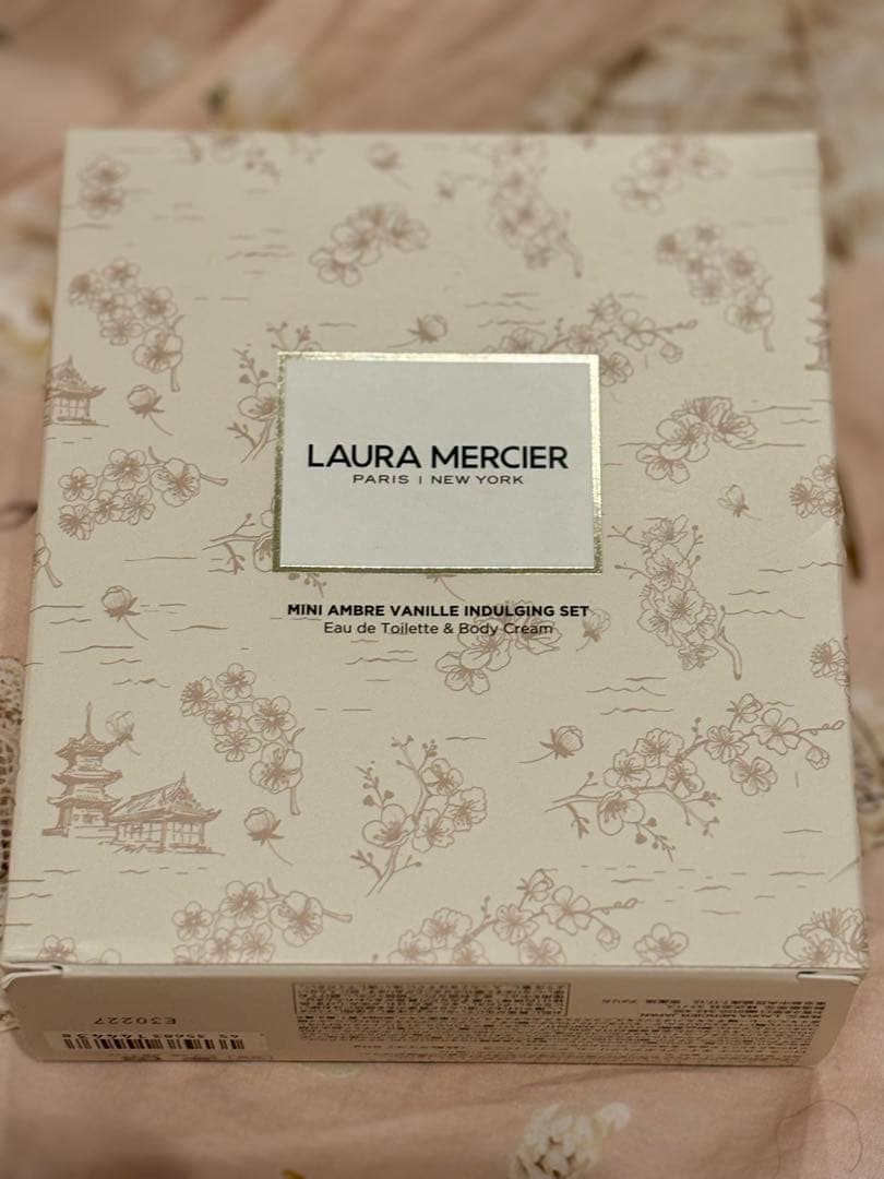 新品未使用♡ローラメルシエ　アンバーバニラ　プティコレクシオン　ボディクリーム