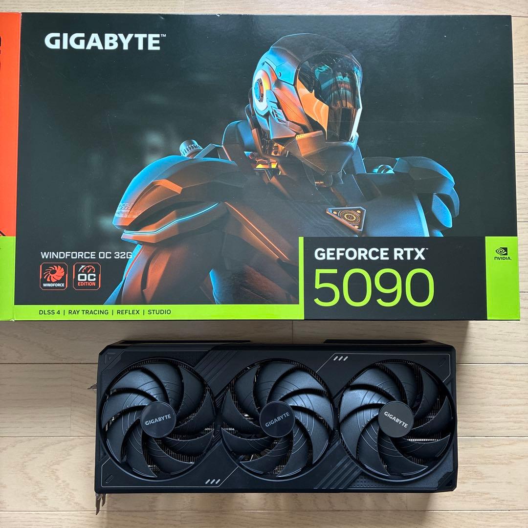 gigabyte グラボ 5090 ヒートシンク　3連ファン　バックプレート