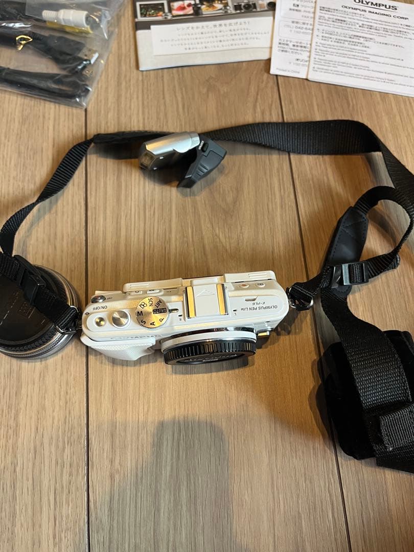 OLYMPUS E-PL6 ホワイト 交換レンズ付き