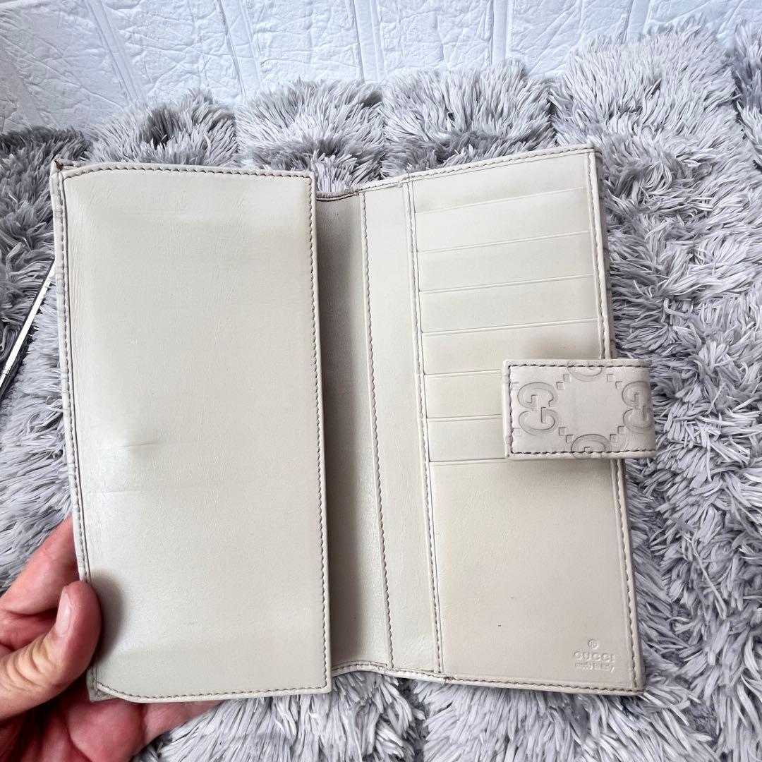美品✨GUCCI シマ　ロゴプレート　ホワイトグレー　長財布　Wホック