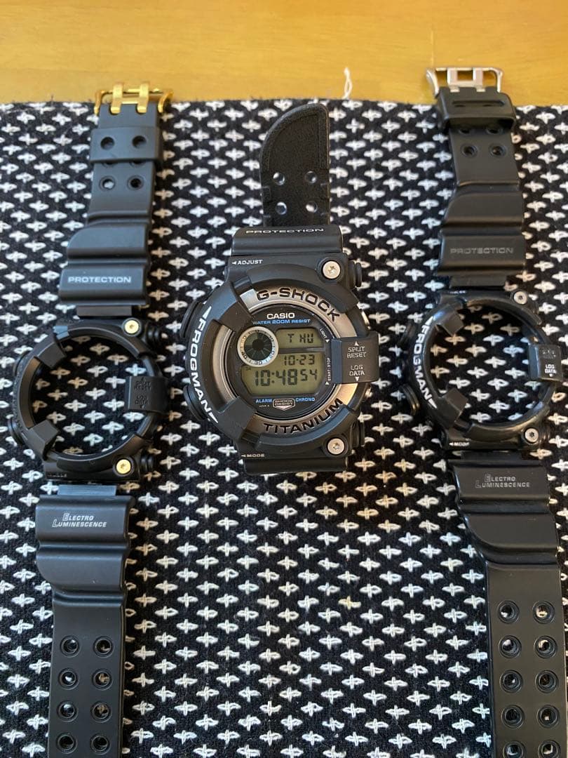 DW-8200 2代目フロッグマン本体1+純正予備ベゼル2+純正予備バンド2