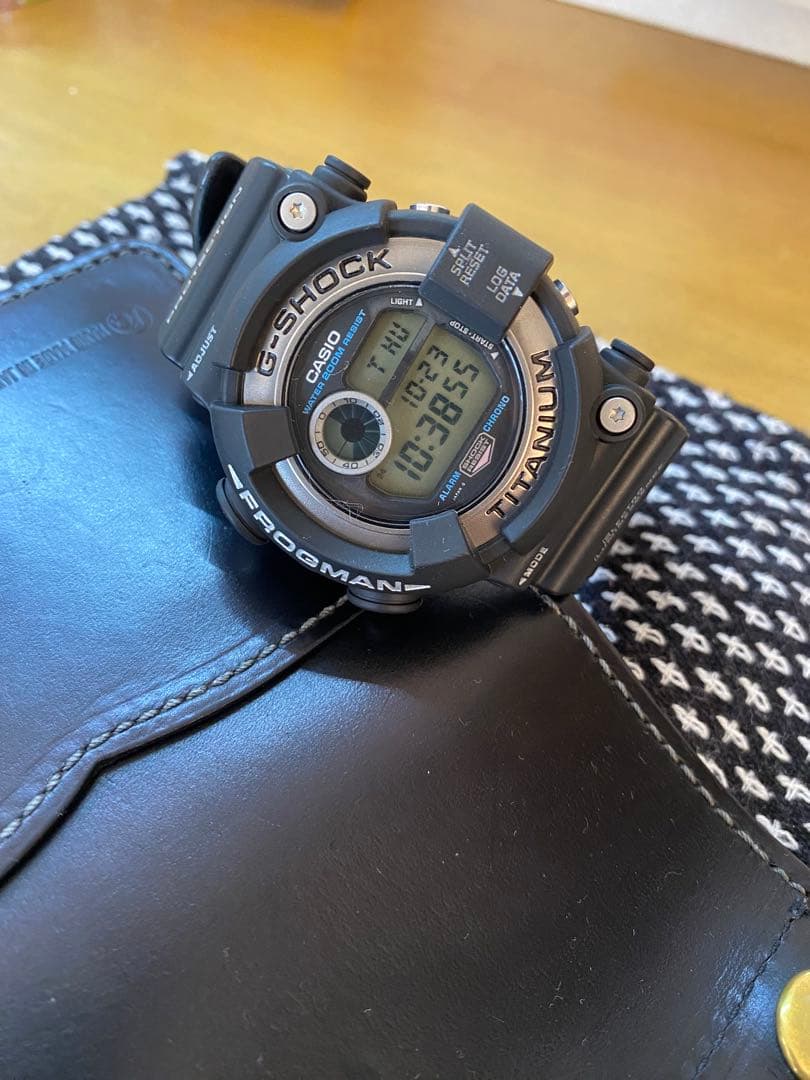 DW-8200 2代目フロッグマン本体1+純正予備ベゼル2+純正予備バンド2