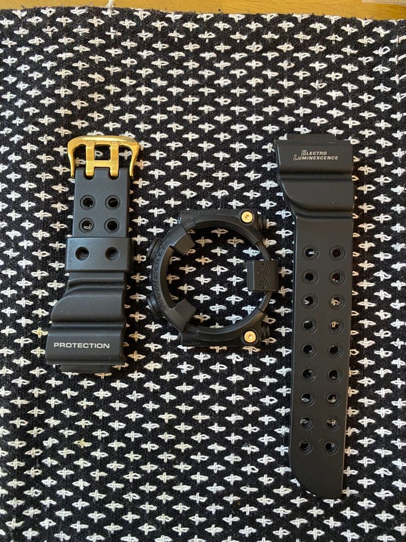 DW-8200 2代目フロッグマン本体1+純正予備ベゼル2+純正予備バンド2